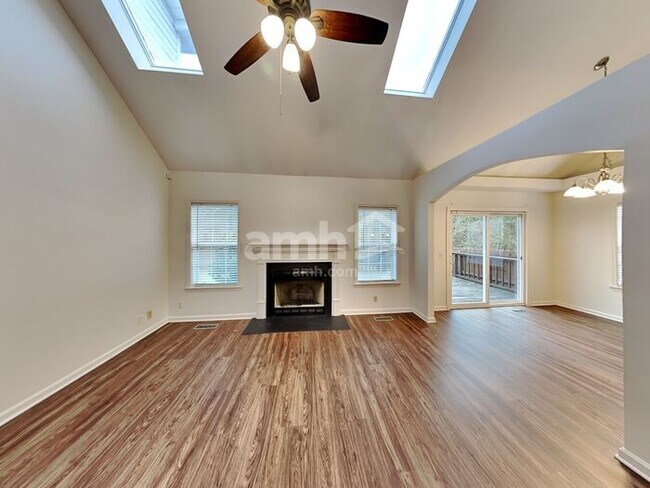 Building Photo - 6536 Arvington Way