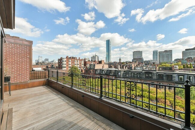 Building Photo - 298 Beacon St