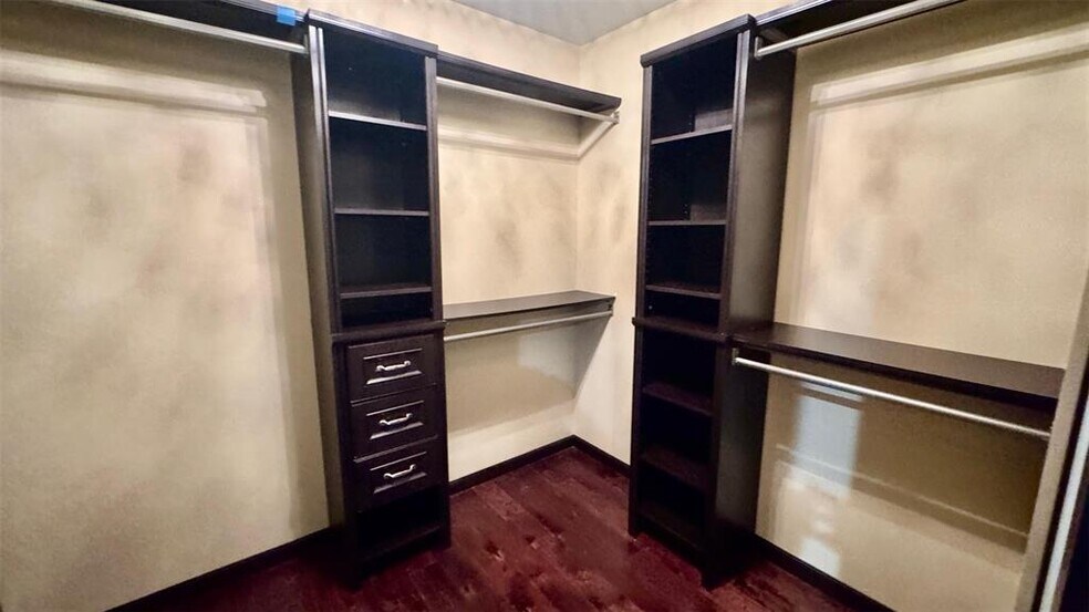 Building Photo - 1094 Redwood St