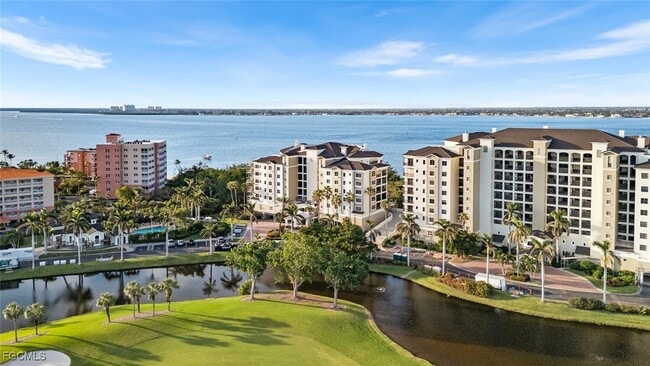 Building Photo - 11640 Court of Palms