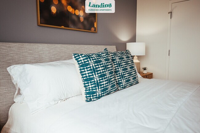 Building Photo - 225 S Grand Ave