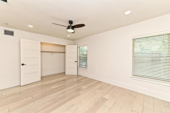 Building Photo - 11800 Tedford St