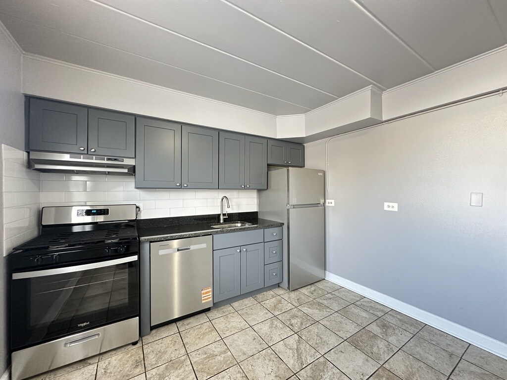 Building Photo - 3820 25th Ave