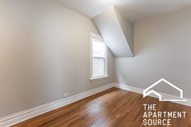 Bedroom - 1009 S Ridgeland Ave