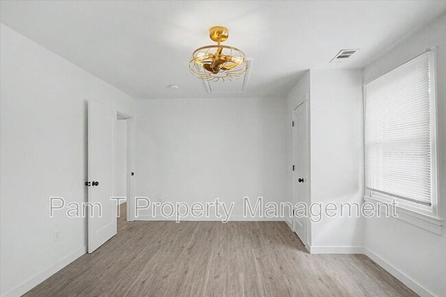 Building Photo - 201 W 37th St
