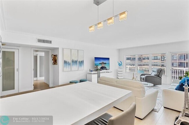 Building Photo - 3850 Galt Ocean Dr