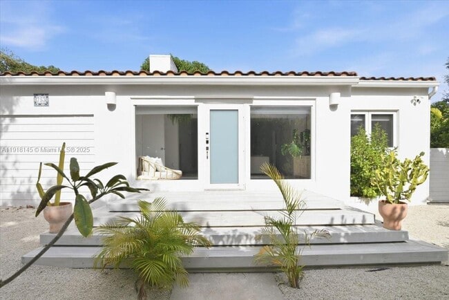 Building Photo - 753 NE 82nd Terrace