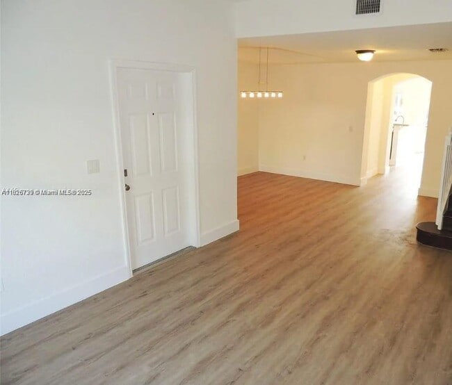 Building Photo - 4931 N Harbor Isles Dr