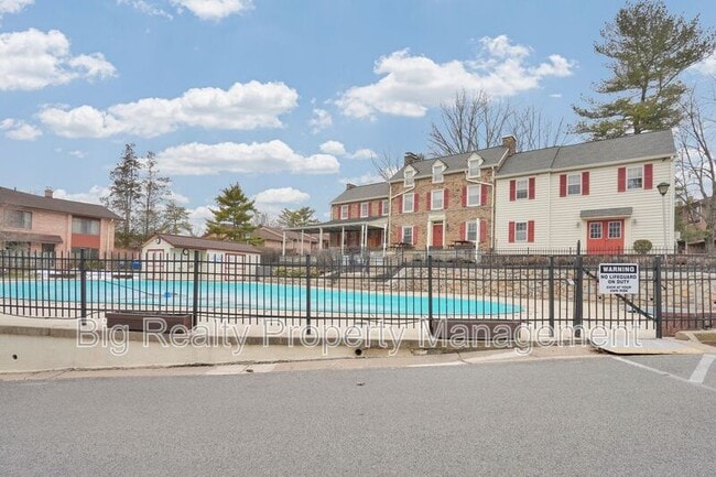 Building Photo - 704 Stonybrook Dr