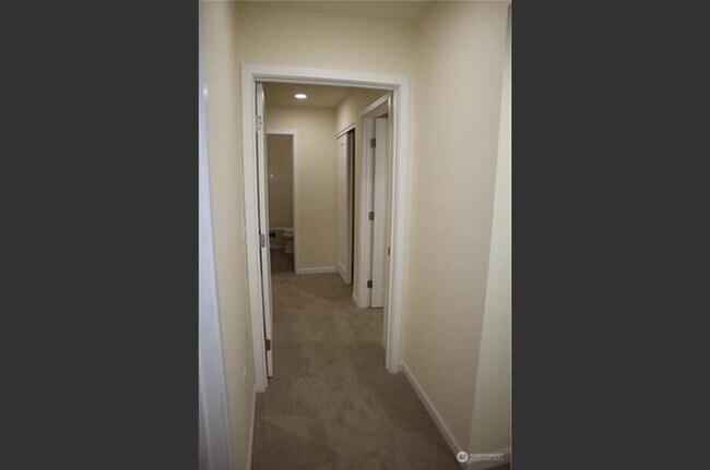 Building Photo - Charming Retreat: Fully Remodeled 3 Bed, 2...