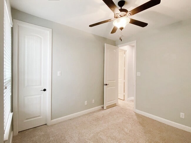 Building Photo - 14626 Moccasin Ridge Dr
