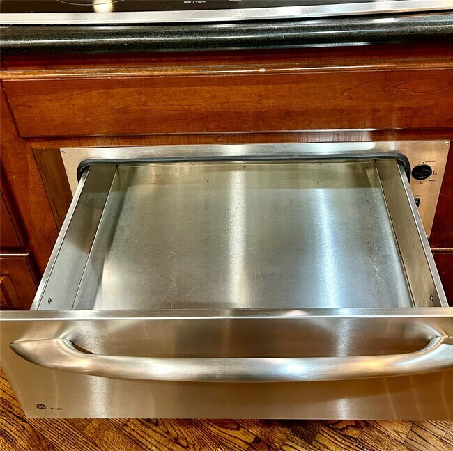 Building Photo - 5022 Darnell St