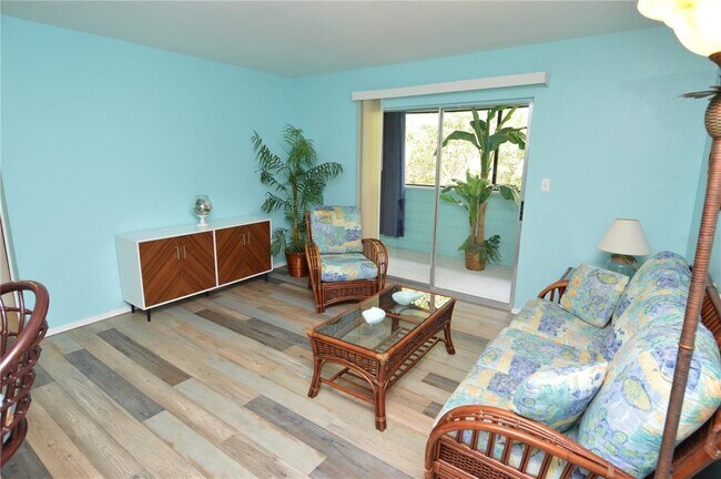 Building Photo - 1400 Gandy Blvd N