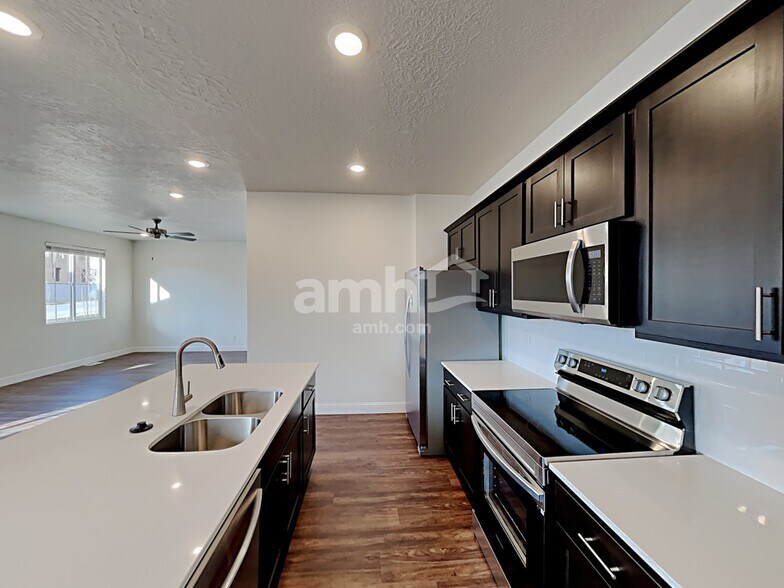 Building Photo - 7413 S Copper Rim Dr