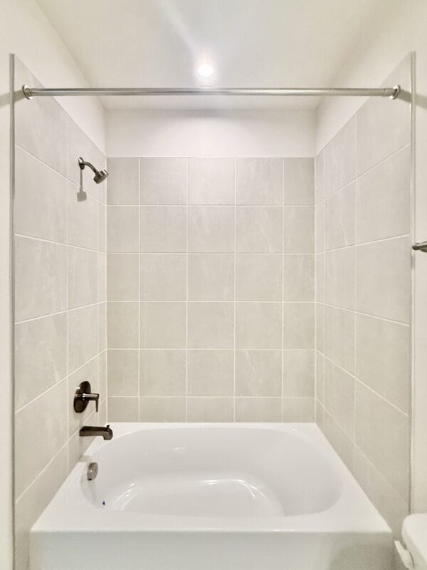 Building Photo - 499 Voltaire Dr