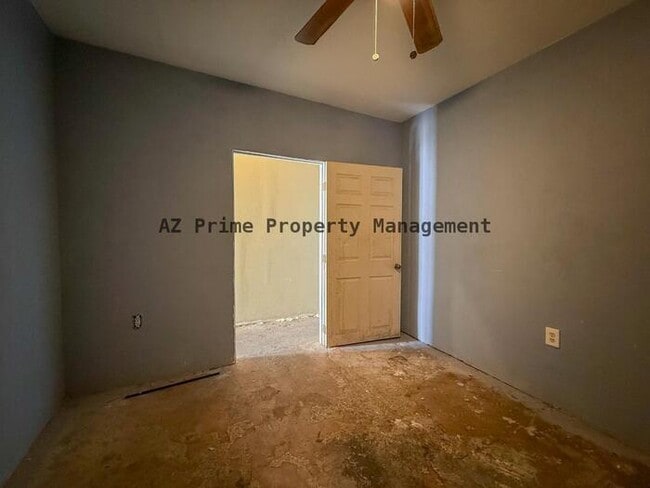 Building Photo - 902 N 15th Ave