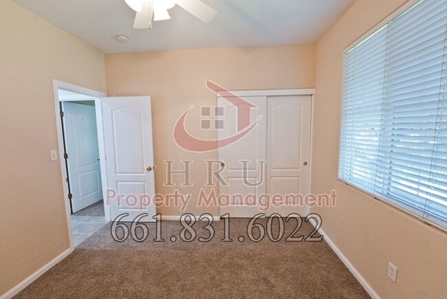 Building Photo - Ready to move in -4 bed+-2bath