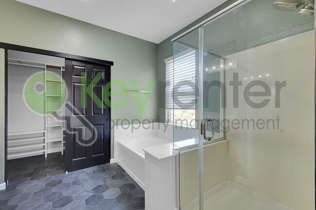 Building Photo - 973 Courtyards Loop