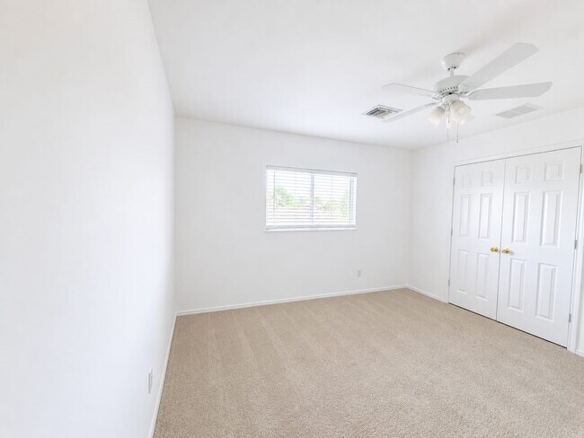 Building Photo - 1011 Backland Ct
