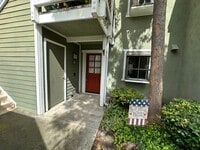 Building Photo - Morningside on the Lake Downstairs 1 Bedroom 1 Bath