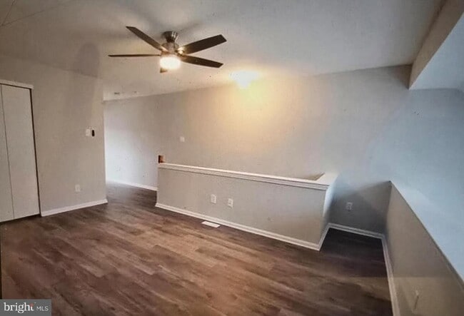 Building Photo - 411 Park Pl Dr