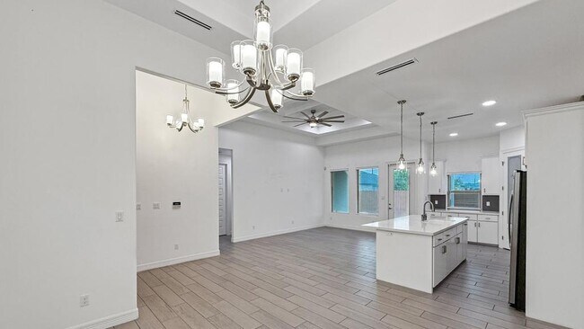 Building Photo - 5106 Sebastian Dr