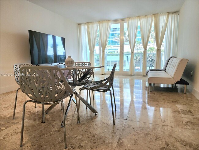 Building Photo - 3505 S Ocean Dr
