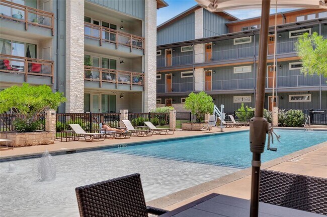 Building Photo - 4704 Sunset Trail