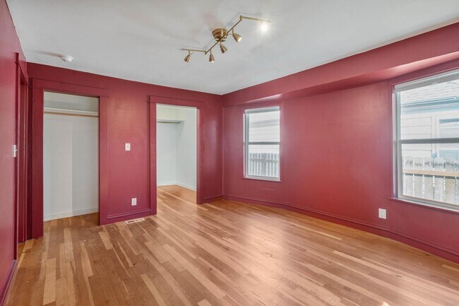 Building Photo - 236 NE Lombard St