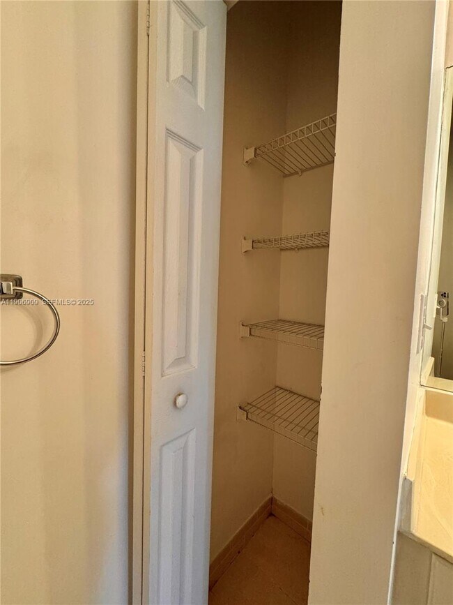 Building Photo - 2590 NE 3rd Dr