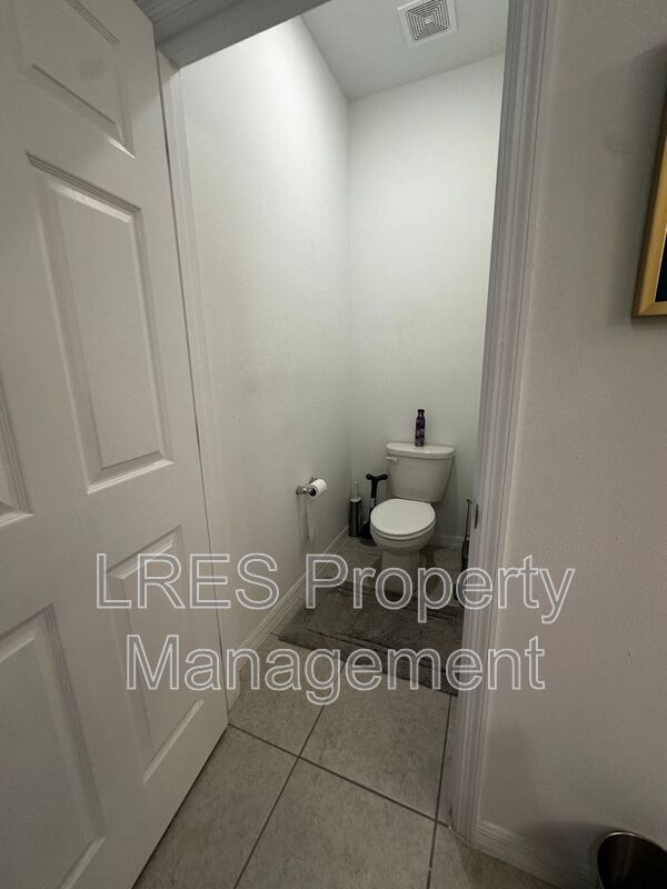 Building Photo - 3130 Amaranth St
