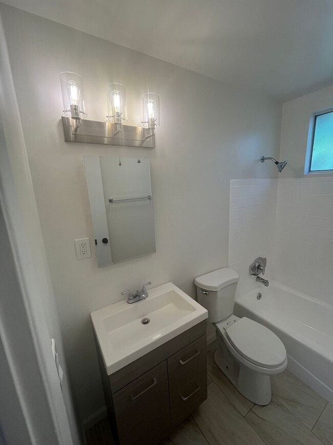 Building Photo - Aspan