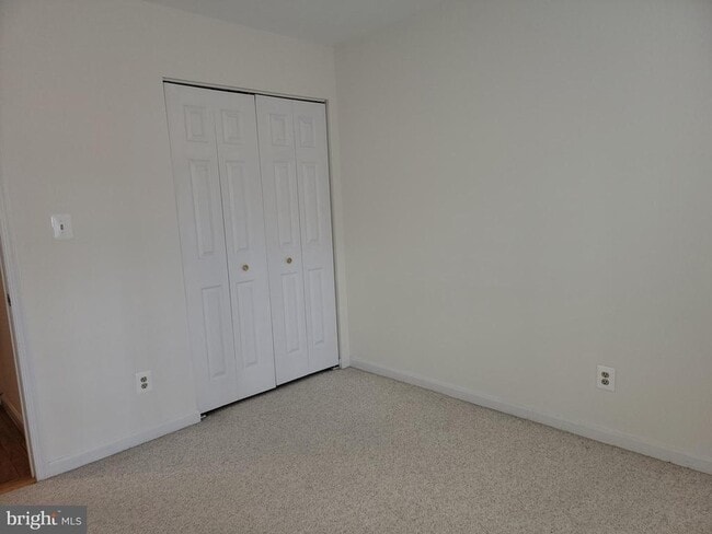 Building Photo - 1926 Thomas Run Cir