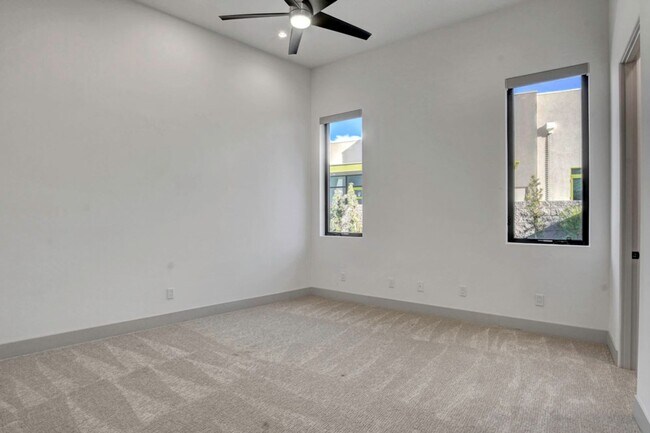 Building Photo - MacDonald Highlands Beauty With Awesome Views