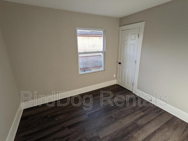 Building Photo - 2735 Sutton Ave