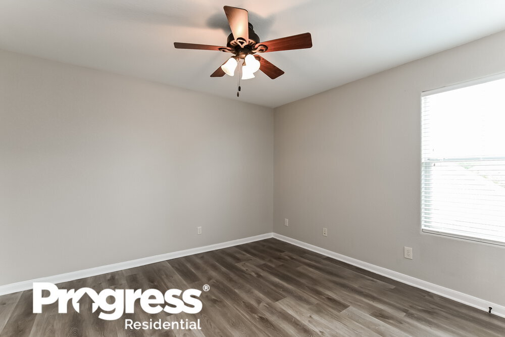 Building Photo - 17611 Sulphur Stream Dr