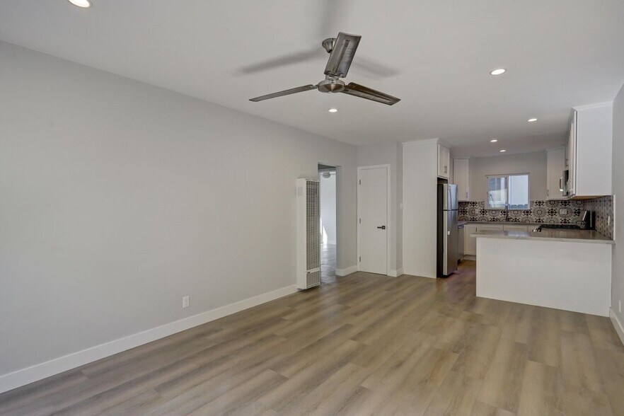 Building Photo - 644 Pier Ave