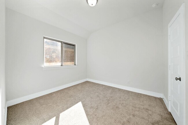 Building Photo - 4 Bedroom/4 Bath Stillwater Ranch Subdivision