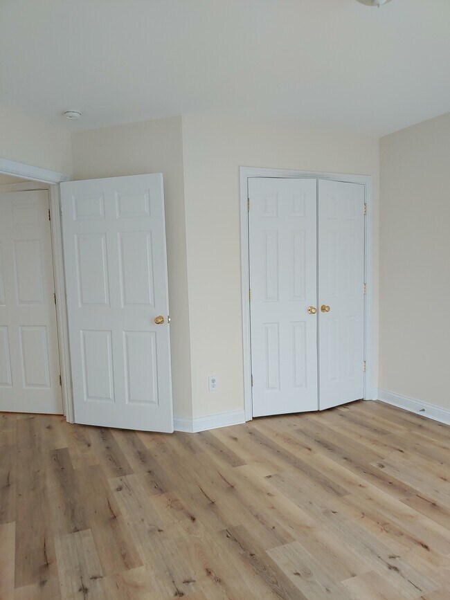 BEDROOM 1 - 107 Manor Dr