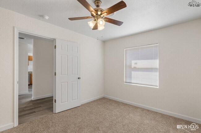 Building Photo - 4717 Bonny Dr