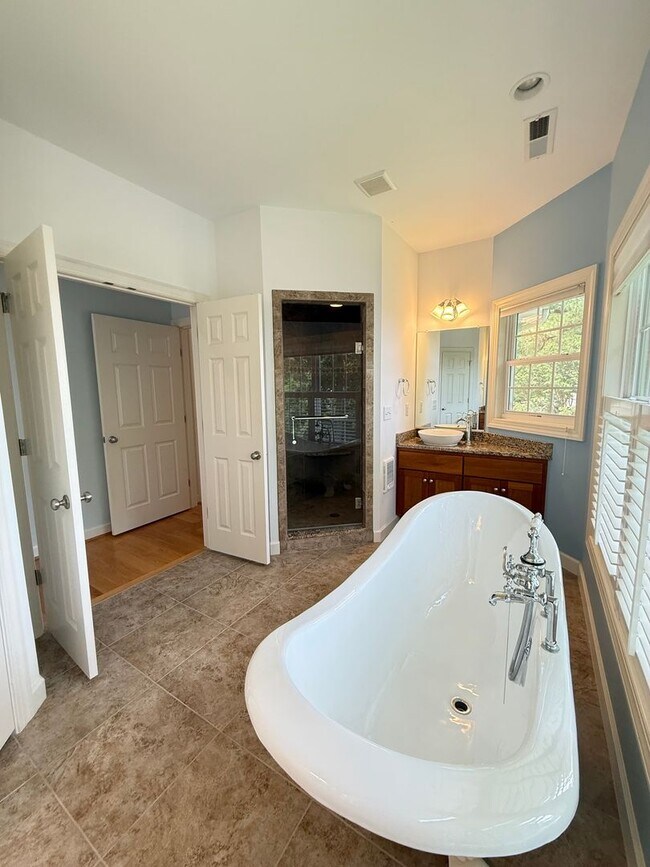 Building Photo - 142 Riverview Plantation Dr