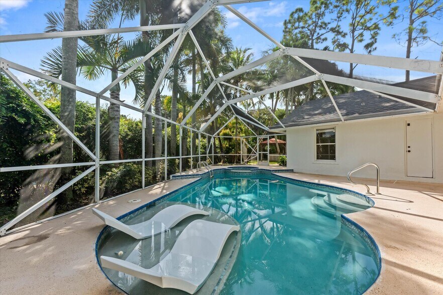 Building Photo - 1021 Corallita Ct