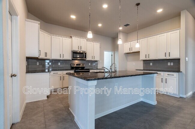 Building Photo - 405 Sika Way