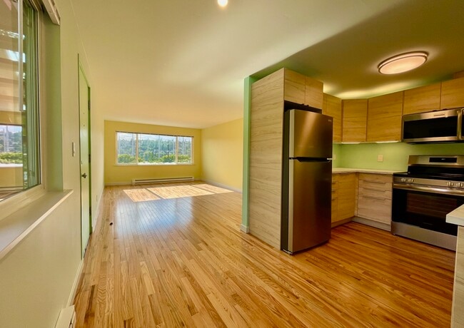 Building Photo - 2801 14th Ave W