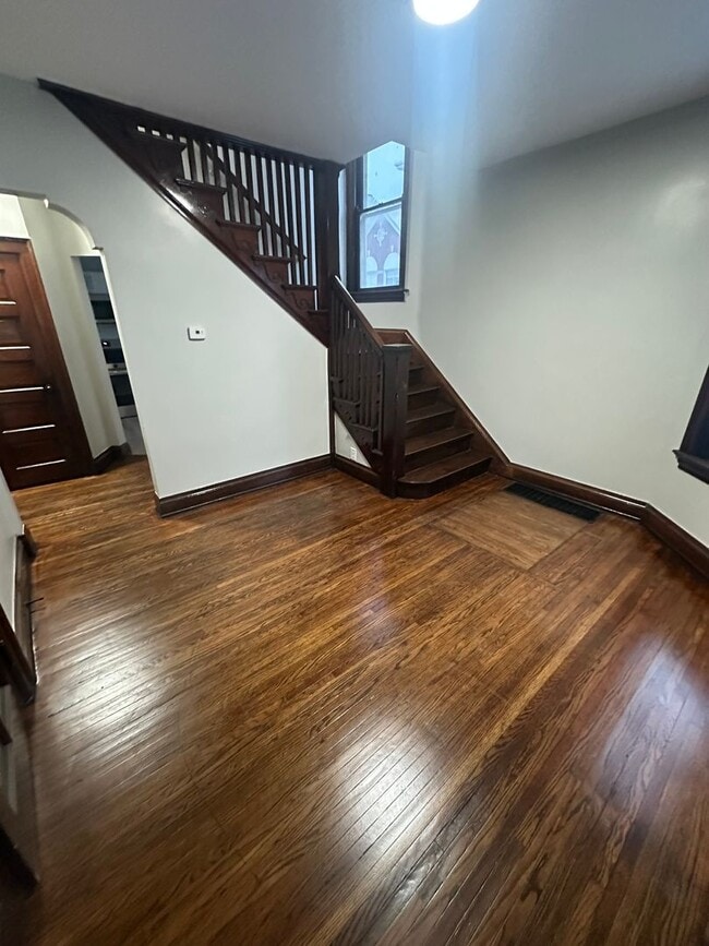 Building Photo - BEAUTIFUL RENOVATED NEW 4 BEDROOM 2 BATH HOUSE QUIET NEIGHBORHOOD