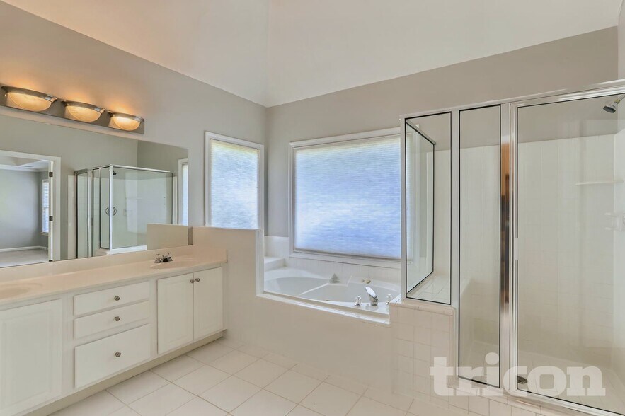 Building Photo - 875 Cedar Creek Dr