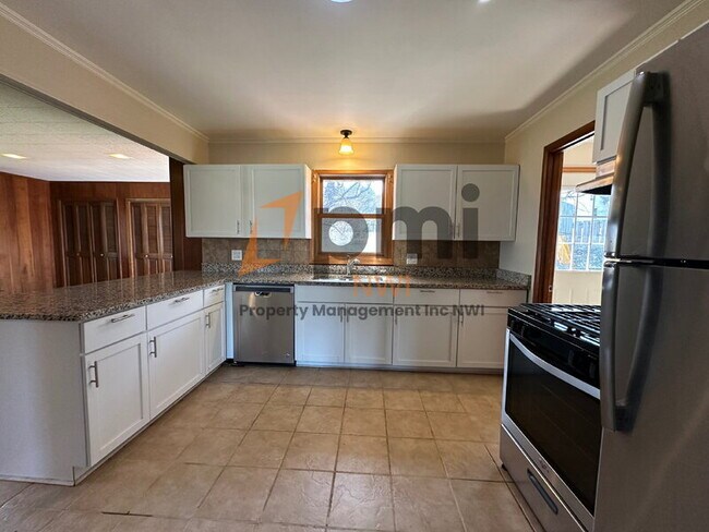 Building Photo - 202 E 250 S