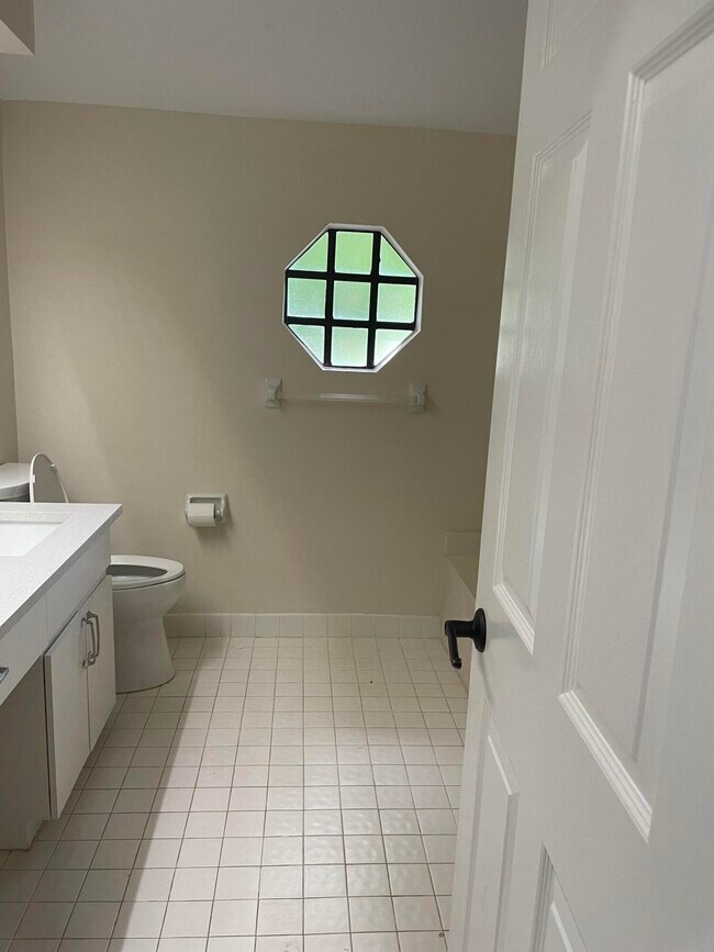 Building Photo - 579 Prestwick Cir