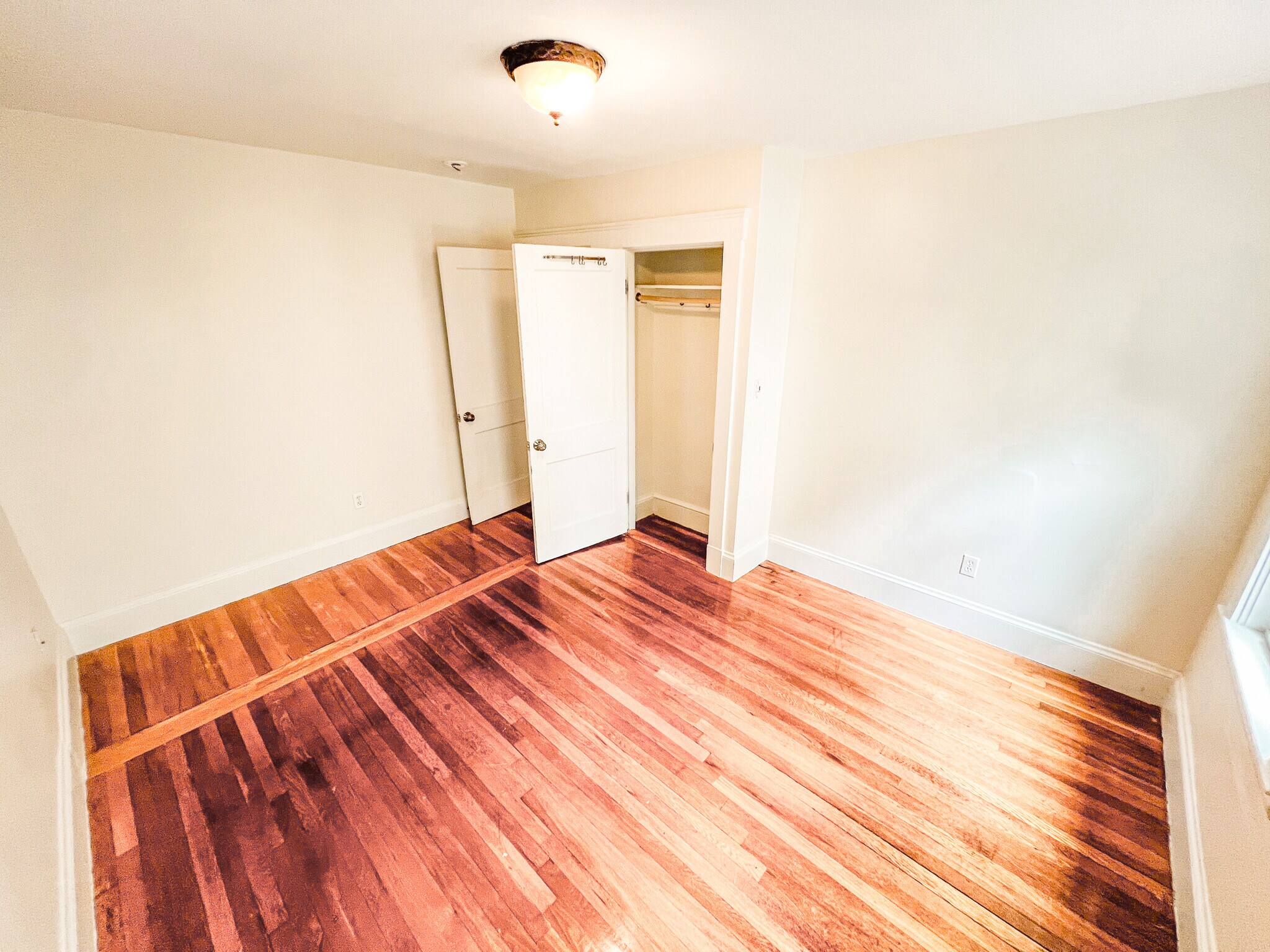 Building Photo - 251 Brown St