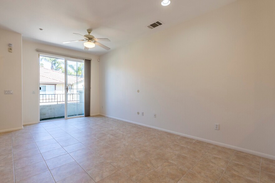 Building Photo - 1143 Terracina Ln